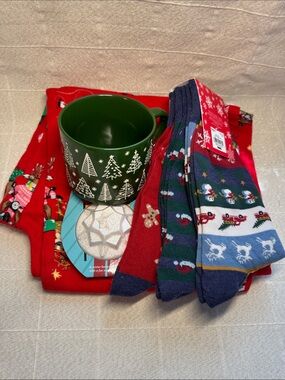 Holiday Bundle – Old Navy Men’s Small Pajama Pants, Kohl’s Socks, Christmas Mug